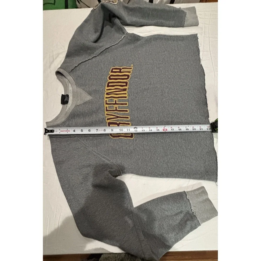 Harry Potter Gryffindor Cropped Sweatshirt Universal Studio Wizarding Women's L